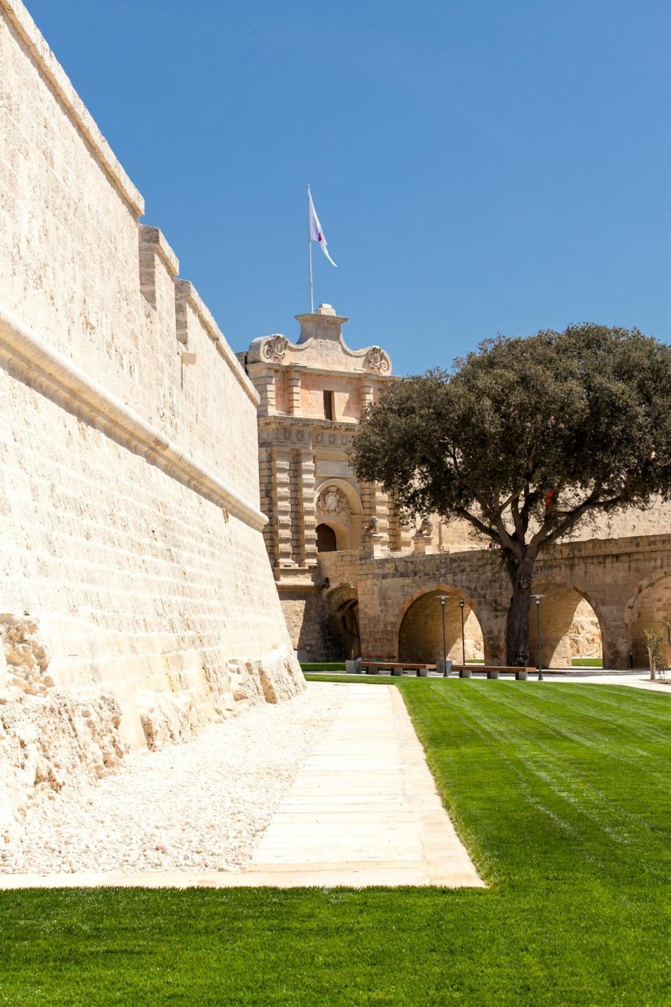 Holiday Inn Express - Malta, An Ihg Hotel San Julián Exterior foto